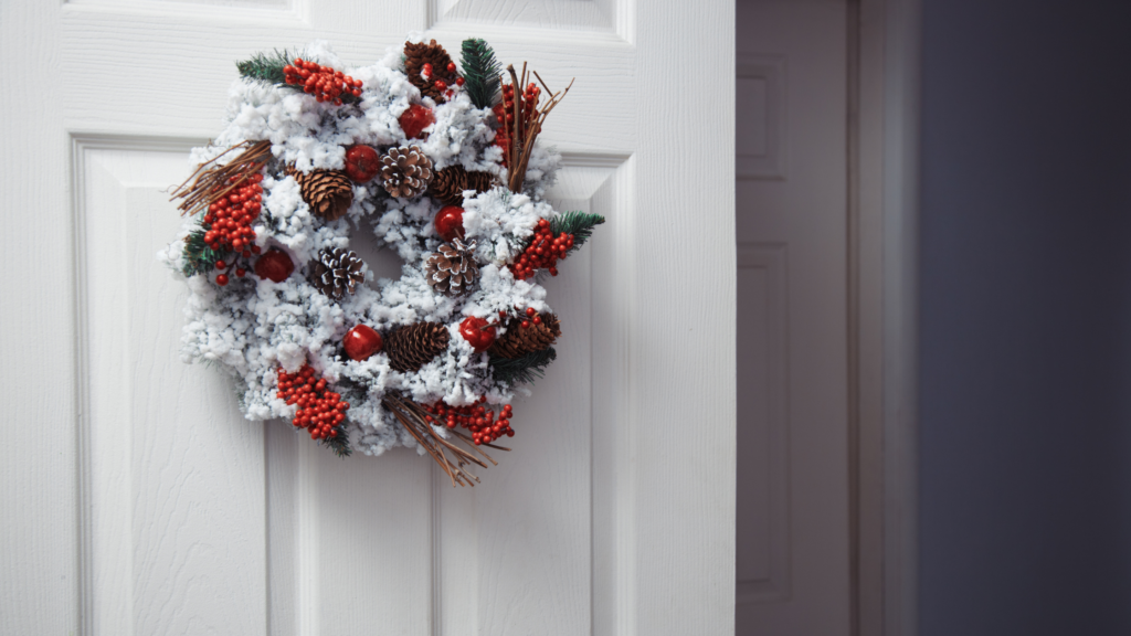 Cómo decorar una puerta en Navidad